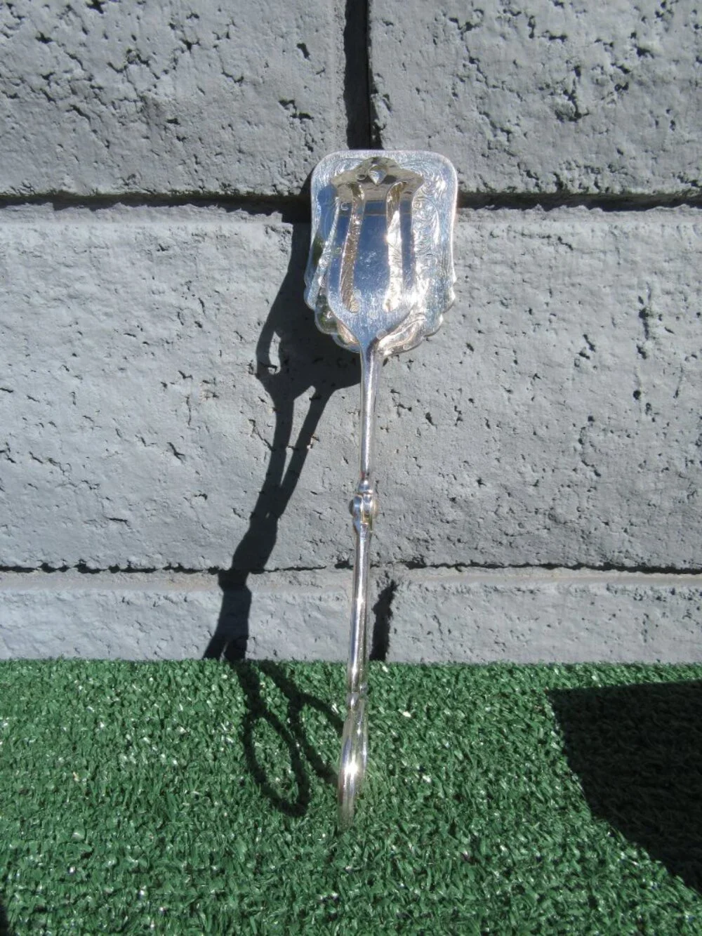 Vintage International Silver Company Silverplated Pastry Tongs E.P. Zinc Italy